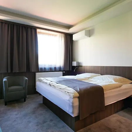 New York 4* Dunajska Streda